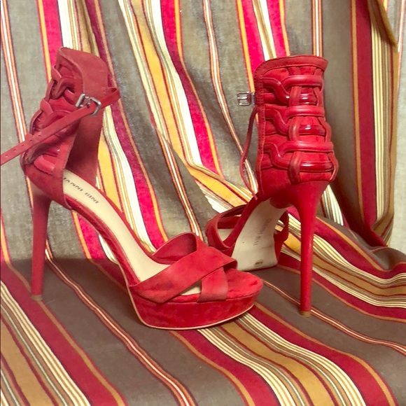 Gianni Bini Shoes - Gianni Bini  4 inch heels 1/2 “ platform